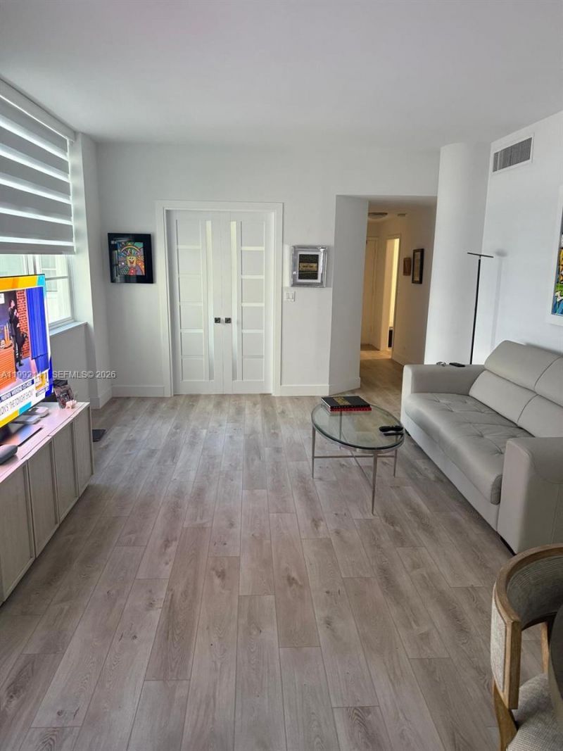 5005 Collins Ave , Unit 1525, Miami Beach, FL 33140 Photo