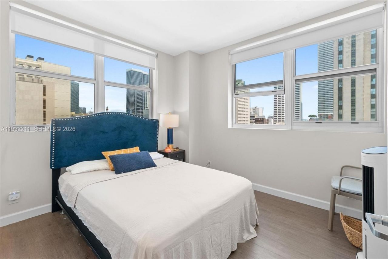 111 E Flagler St, Unit 909, Miami, FL 33131 Photo