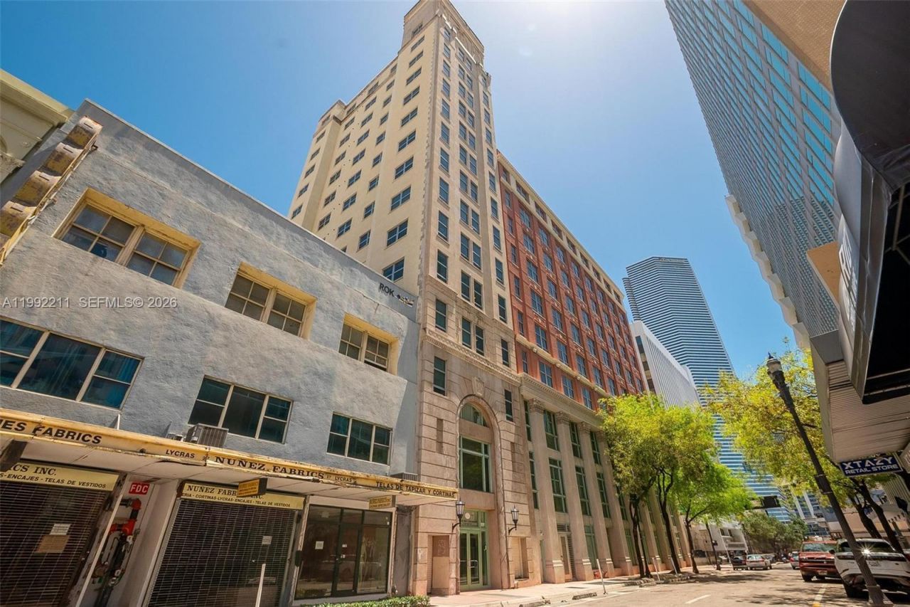 111 E Flagler St, Unit 909, Miami, FL 33131 Photo