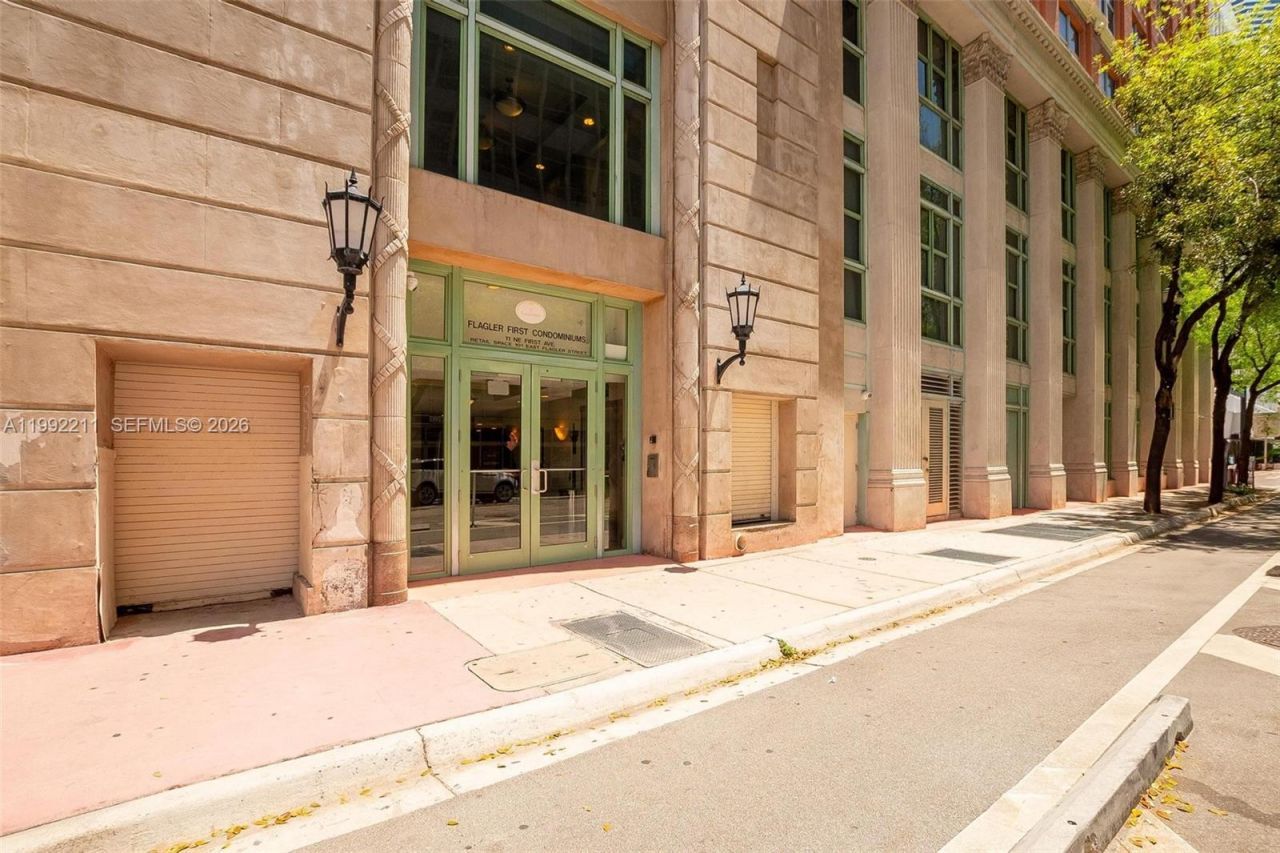 111 E Flagler St, Unit 909, Miami, FL 33131 Photo
