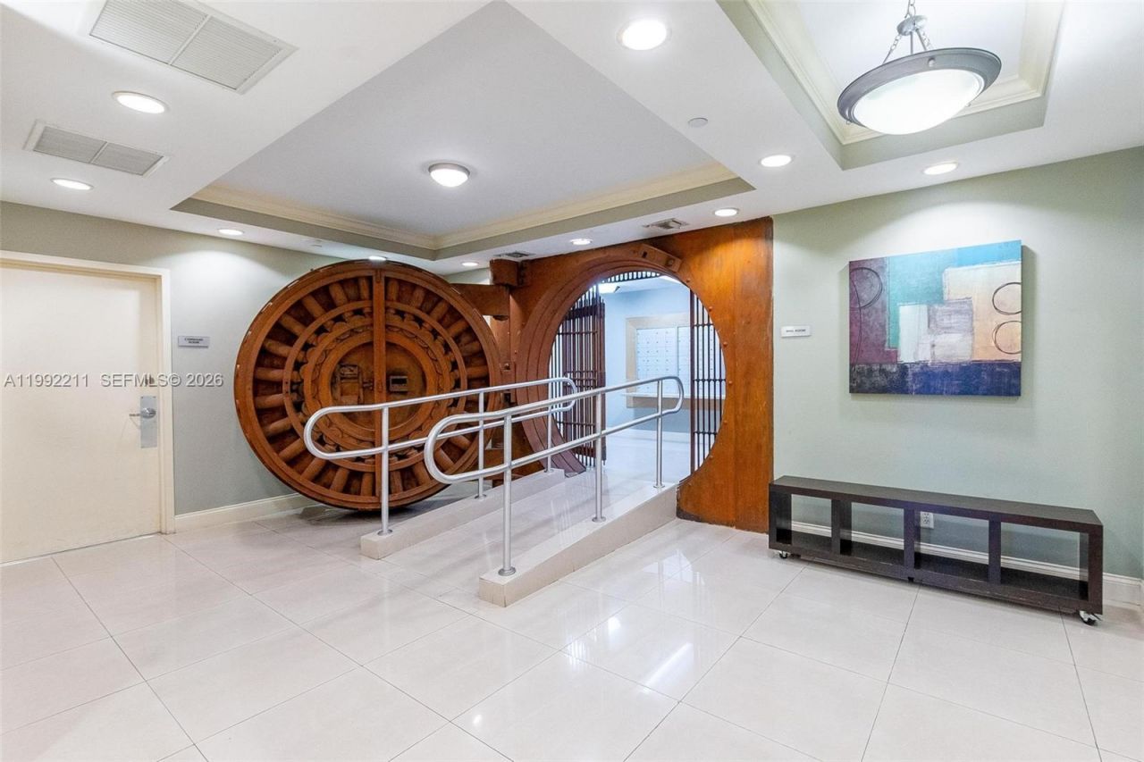 111 E Flagler St, Unit 909, Miami, FL 33131 Photo