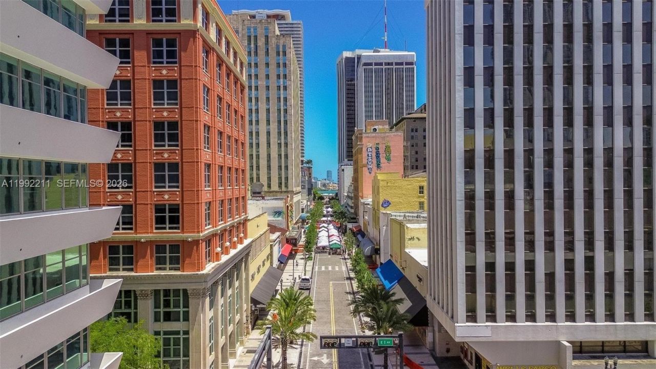 111 E Flagler St, Unit 909, Miami, FL 33131 Photo