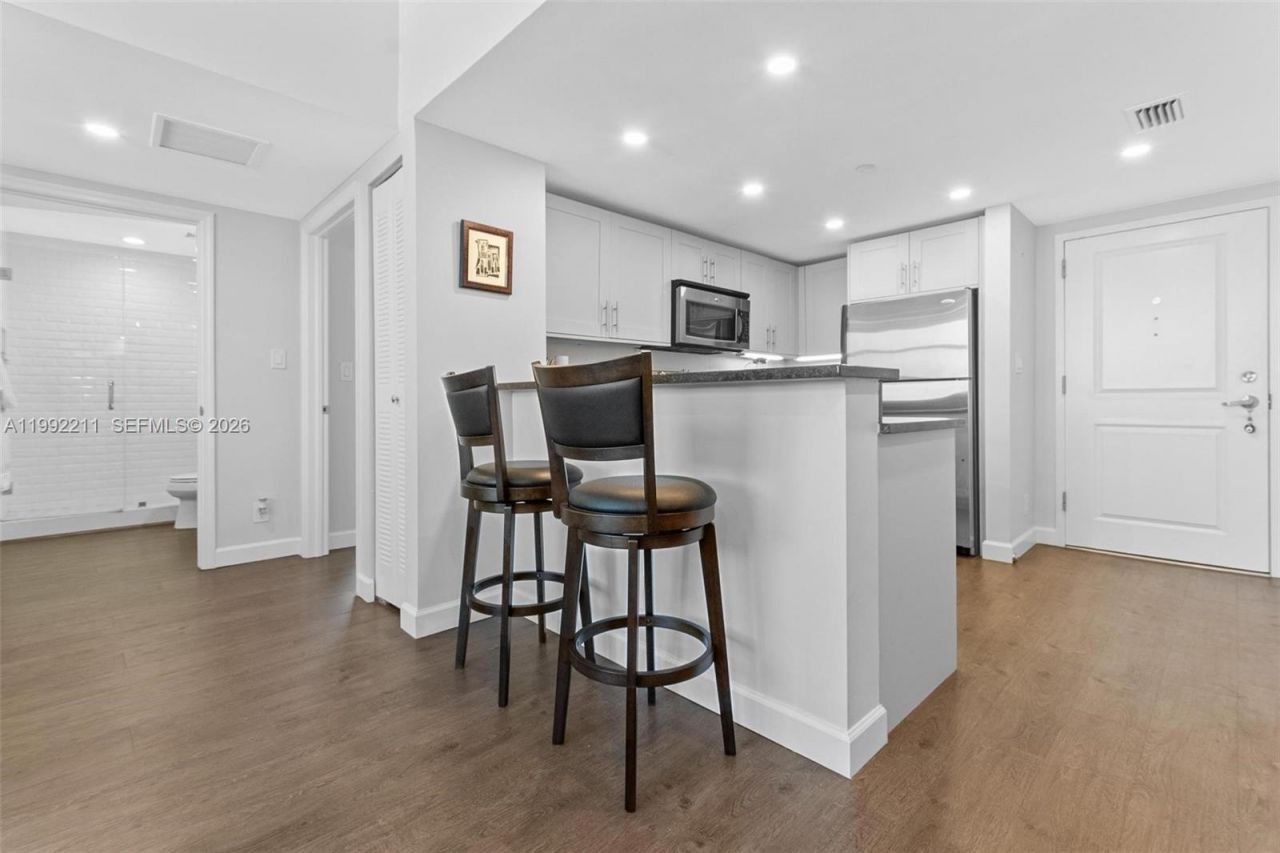 111 E Flagler St, Unit 909, Miami, FL 33131 Photo