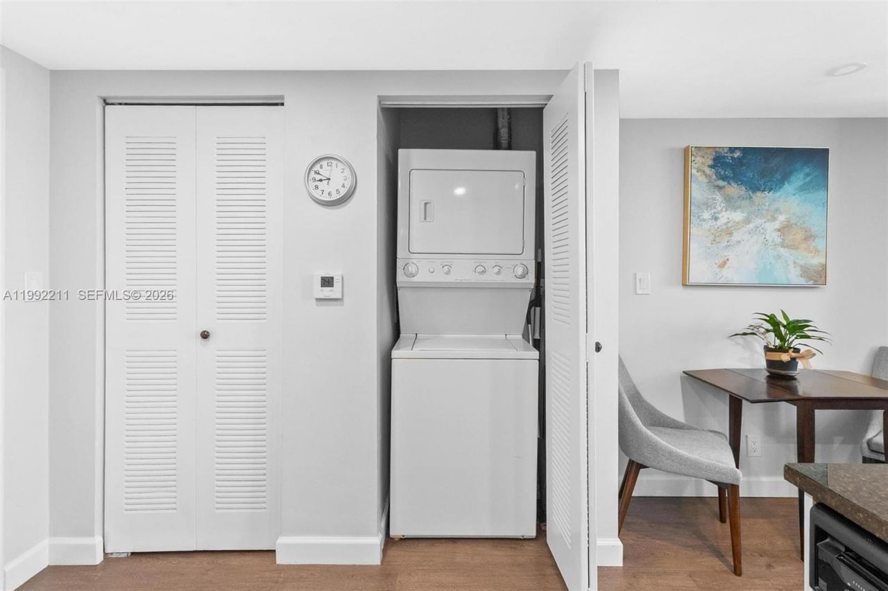 111 E Flagler St, Unit 909, Miami, FL 33131 Photo