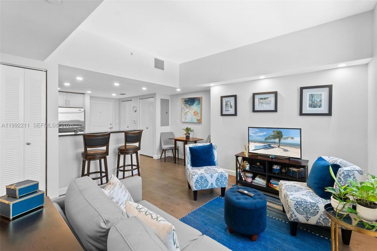 111 E Flagler St, Unit 909, Miami, FL 33131 Photo