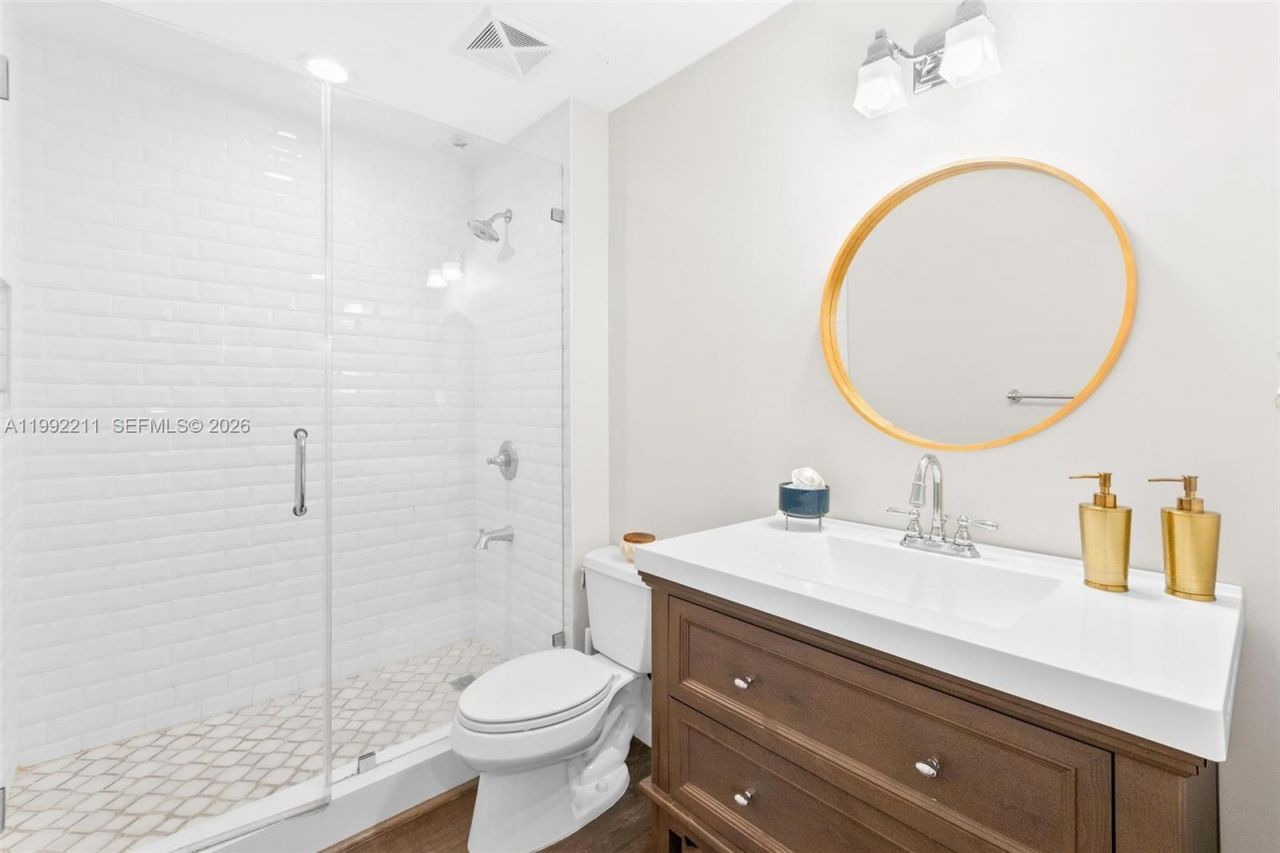 111 E Flagler St, Unit 909, Miami, FL 33131 Photo