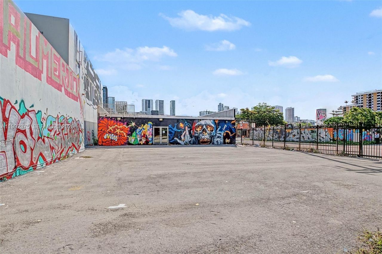 2500 N Miami Ave , Miami, FL 33127 Photo