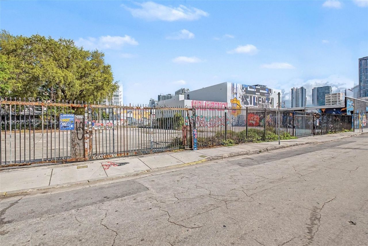 2500 N Miami Ave , Miami, FL 33127 Photo