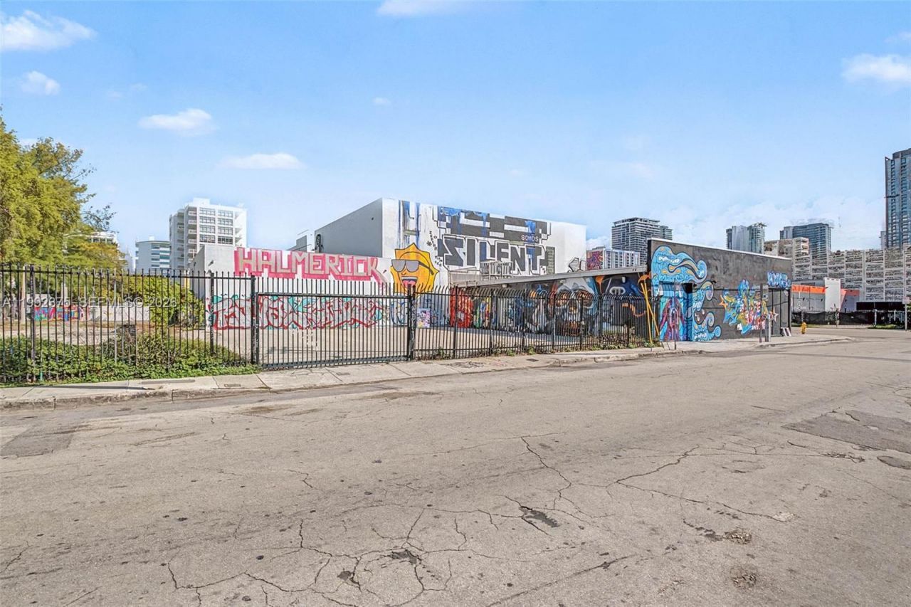 2500 N Miami Ave , Miami, FL 33127 Photo