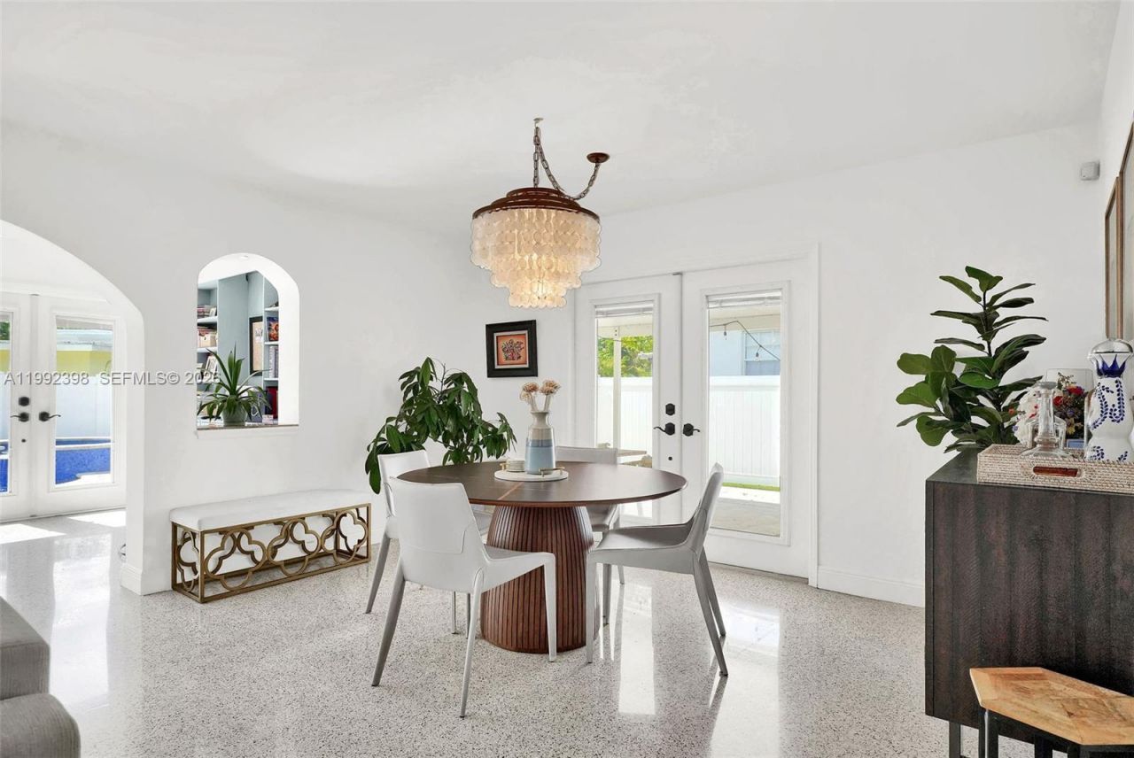 30 Bentley Dr , Miami Springs, FL 33166 Photo