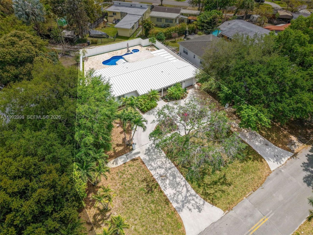 30 Bentley Dr , Miami Springs, FL 33166 Photo