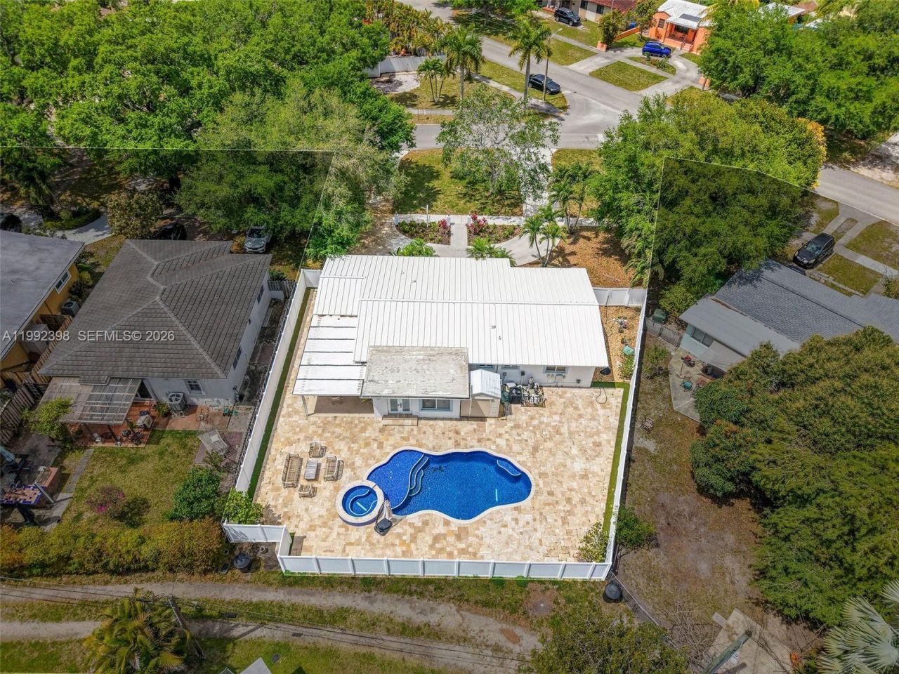 30 Bentley Dr , Miami Springs, FL 33166 Photo