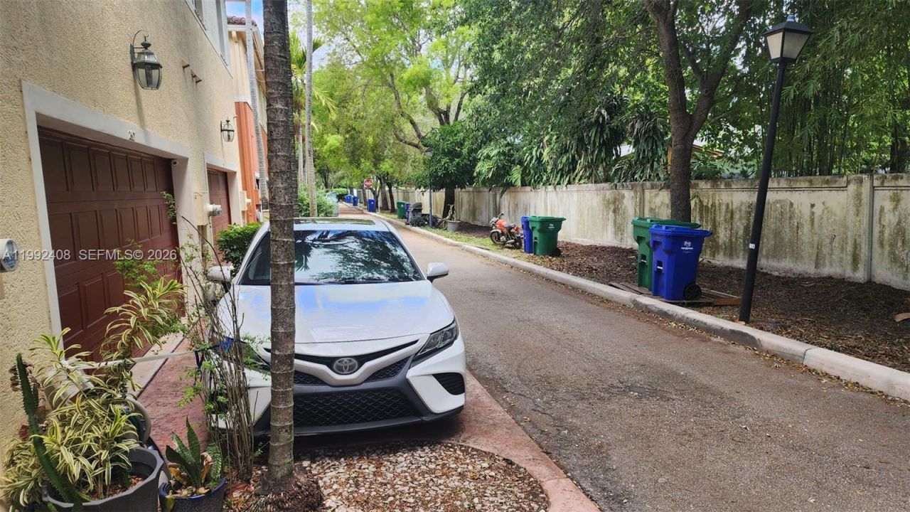 2607 SW 99th Way , Miramar, FL 33025 Photo