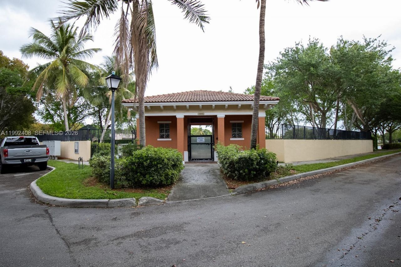 2607 SW 99th Way , Miramar, FL 33025 Photo