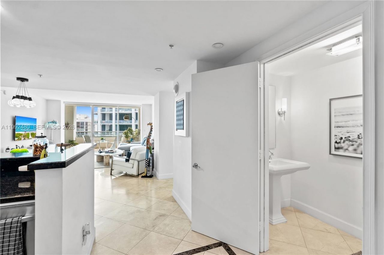 3400 SW 27th Ave, Unit 1604, Coconut Grove, FL 33133 Photo
