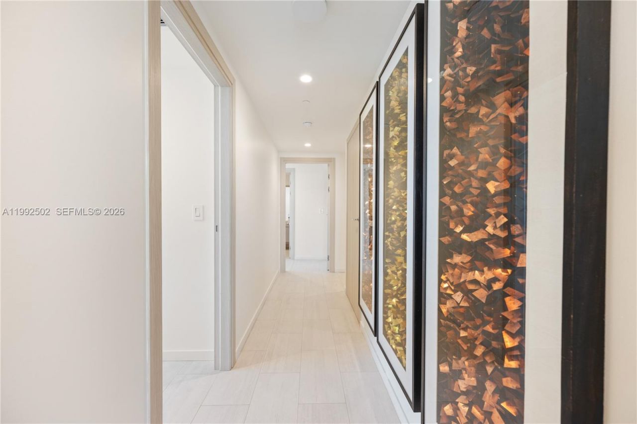 1000 Brickell Plz , Unit 3702, Miami, FL 33131 Photo