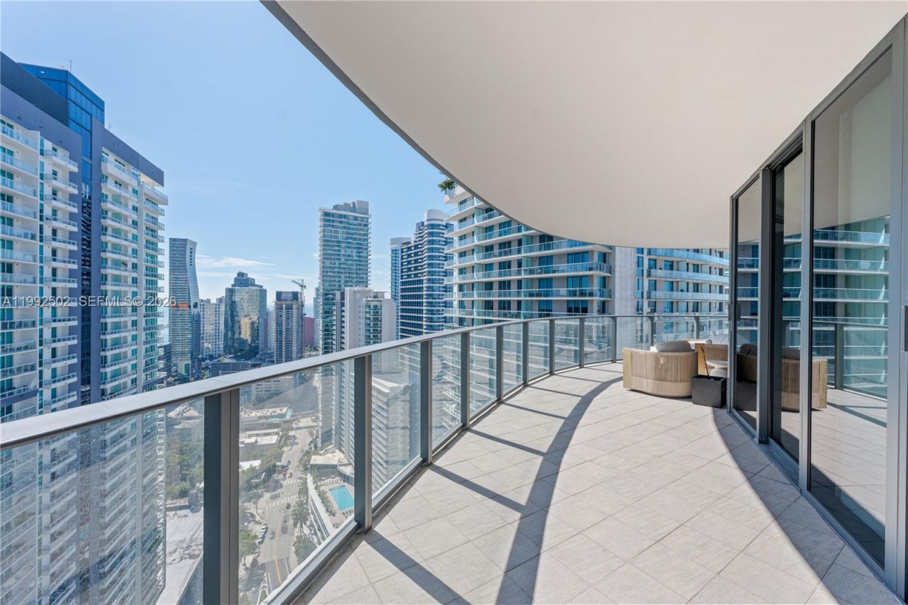 1000 Brickell Plz , Unit 3702, Miami, FL 33131 Photo