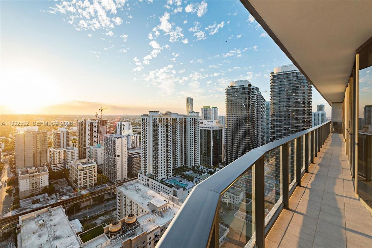 1000 Brickell Plz , Unit 3702, Miami, FL 33131 Photo