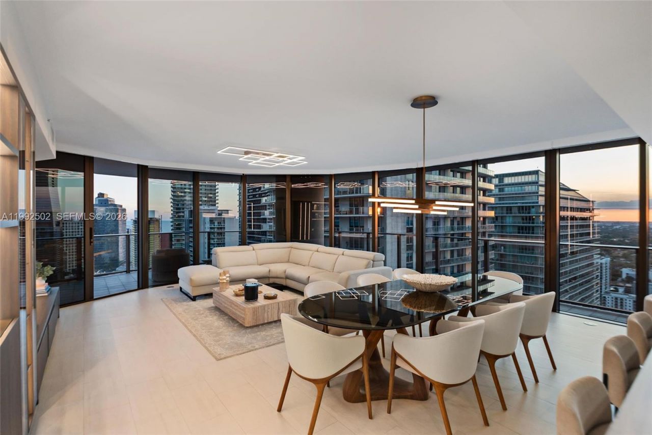 1000 Brickell Plz , Unit 3702, Miami, FL 33131 Photo