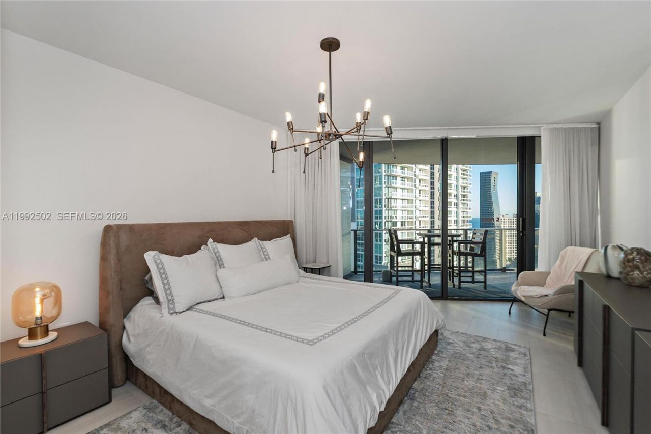1000 Brickell Plz , Unit 3702, Miami, FL 33131 Photo