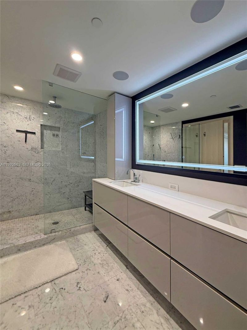 1000 Brickell Plz , Unit 3702, Miami, FL 33131 Photo