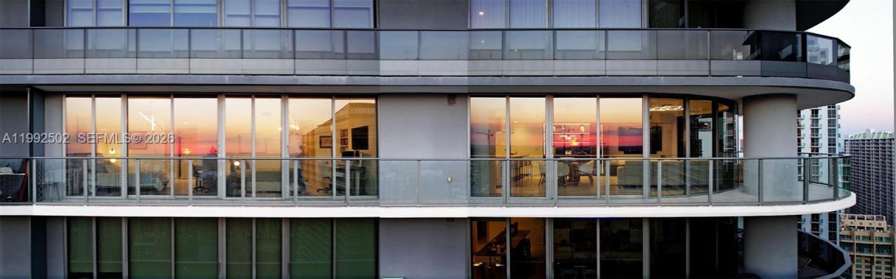 1000 Brickell Plz , Unit 3702, Miami, FL 33131 Photo