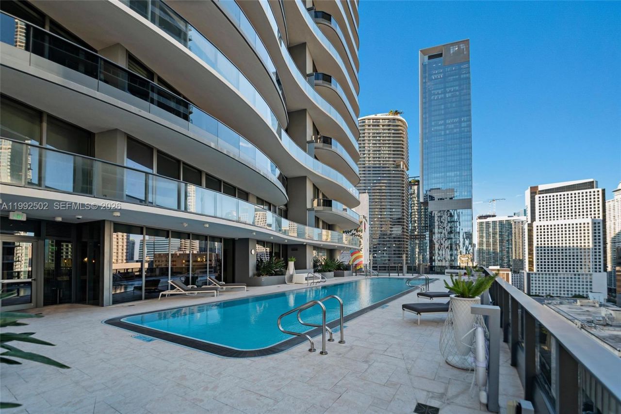 1000 Brickell Plz , Unit 3702, Miami, FL 33131 Photo