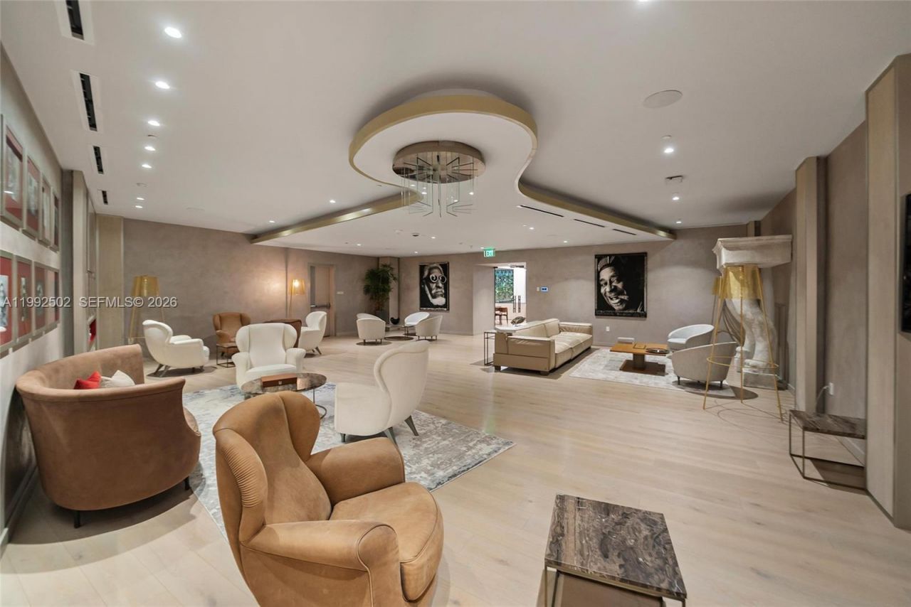 1000 Brickell Plz , Unit 3702, Miami, FL 33131 Photo