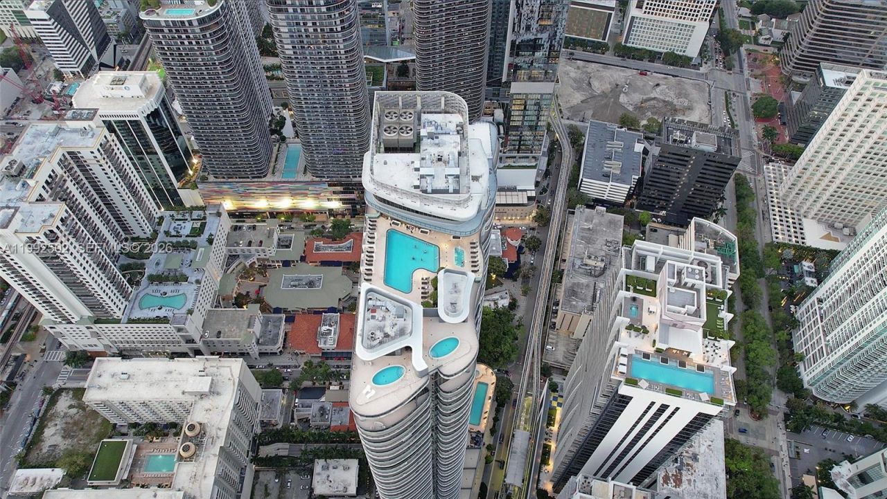 1000 Brickell Plz , Unit 3702, Miami, FL 33131 Photo