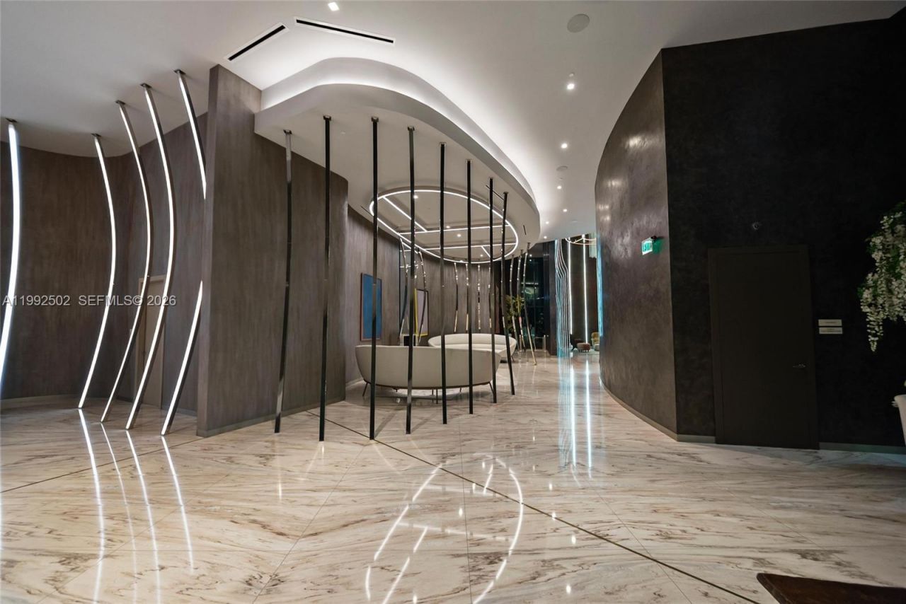 1000 Brickell Plz , Unit 3702, Miami, FL 33131 Photo