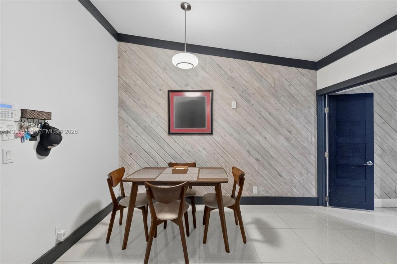 6800 NW 24th Ter, Fort Lauderdale, FL 33309 Photo