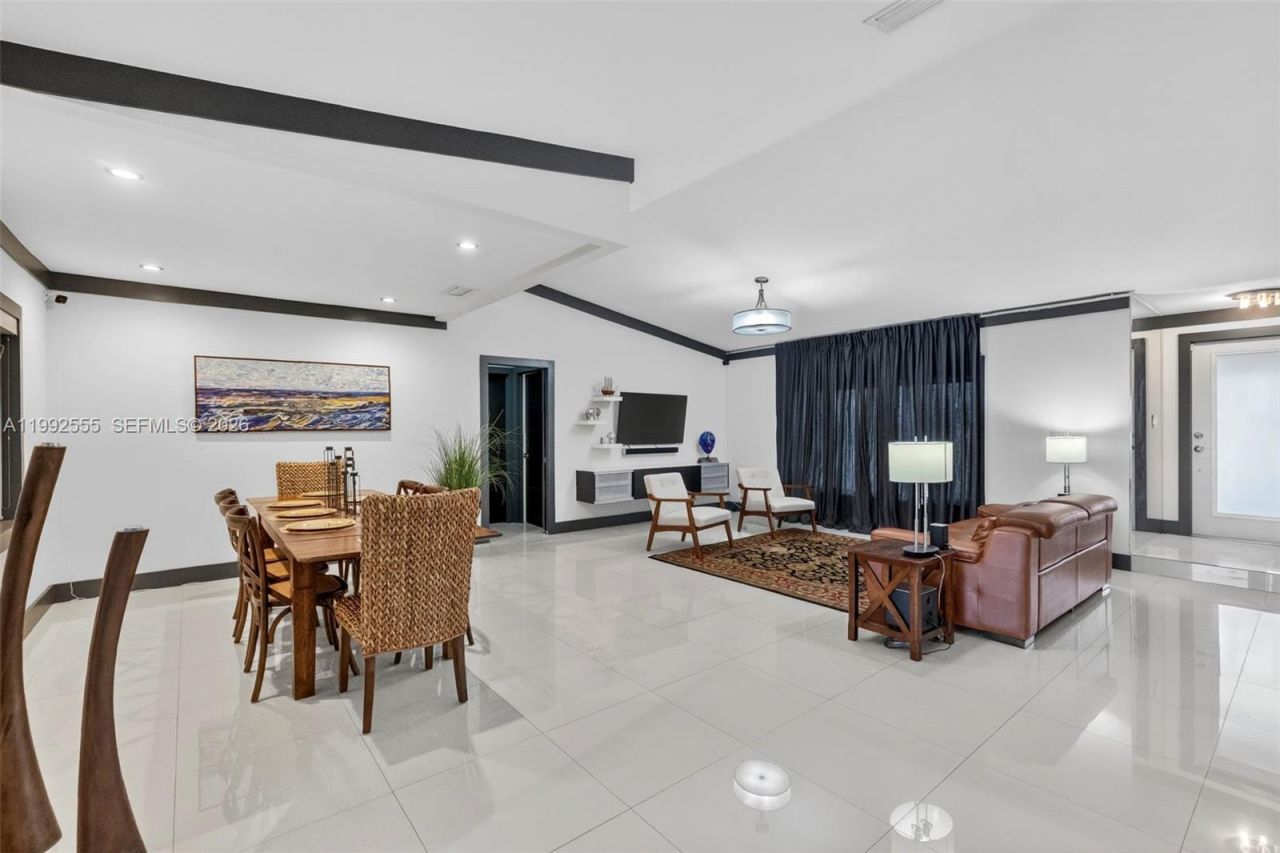 6800 NW 24th Ter, Fort Lauderdale, FL 33309 Photo