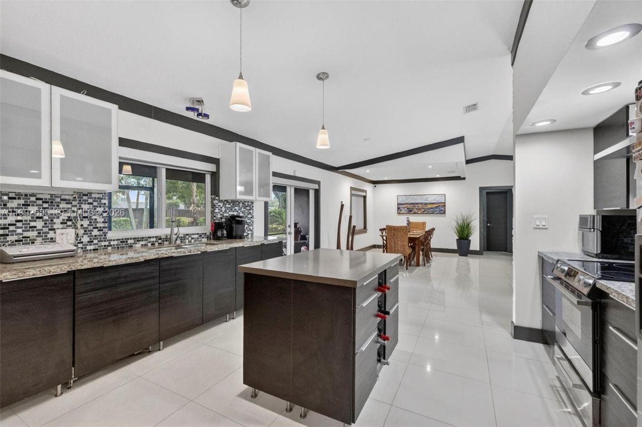 6800 NW 24th Ter, Fort Lauderdale, FL 33309 Photo