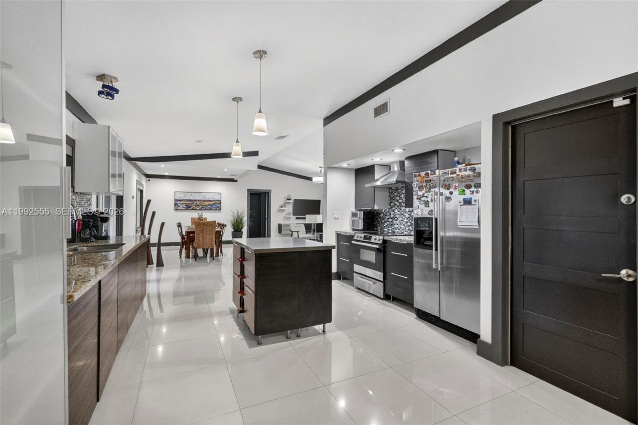 6800 NW 24th Ter, Fort Lauderdale, FL 33309 Photo