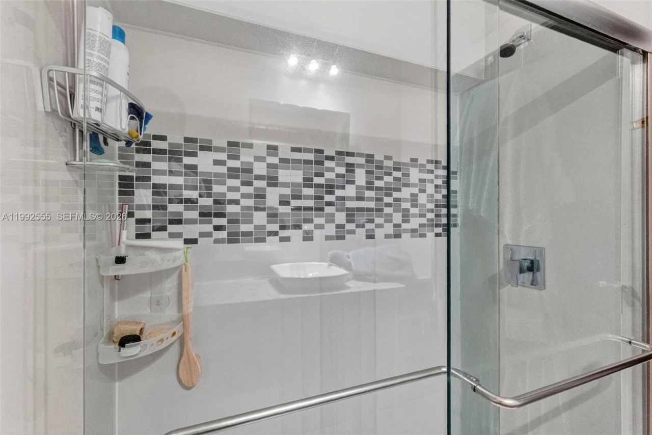 6800 NW 24th Ter, Fort Lauderdale, FL 33309 Photo