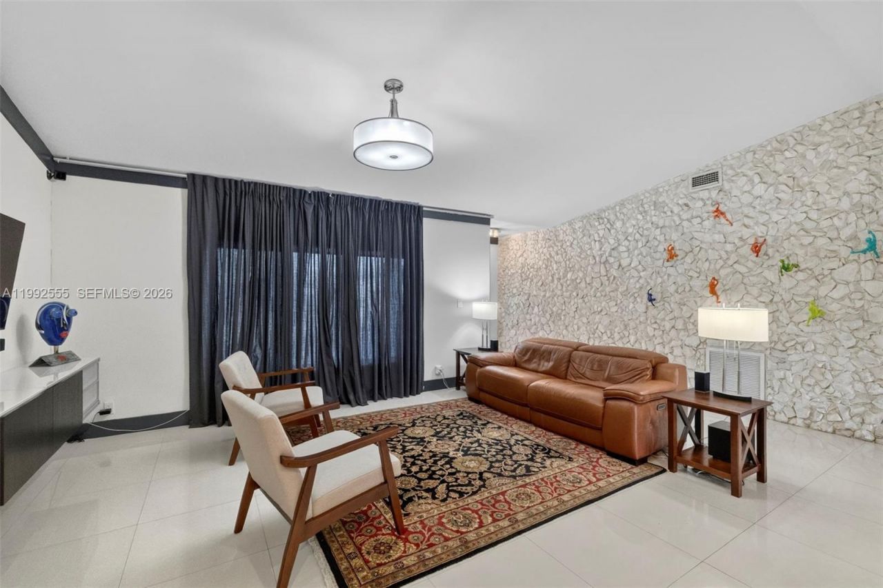 6800 NW 24th Ter, Fort Lauderdale, FL 33309 Photo