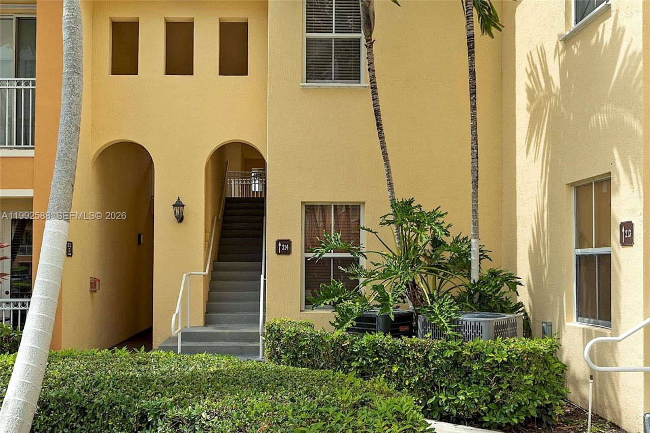 10012 NW 7th St, Unit 214, Miami, FL 33172 Photo