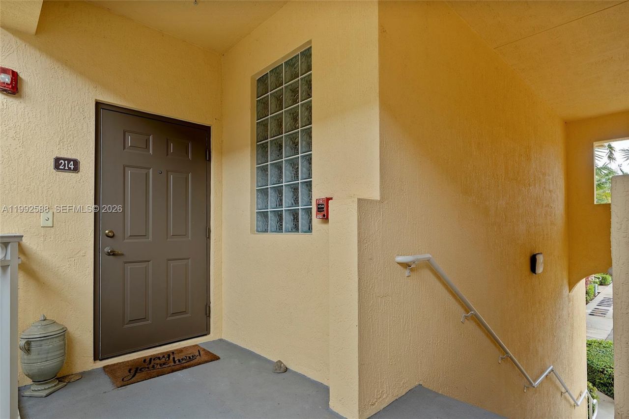10012 NW 7th St, Unit 214, Miami, FL 33172 Photo