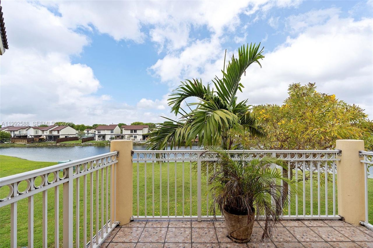 10012 NW 7th St, Unit 214, Miami, FL 33172 Photo