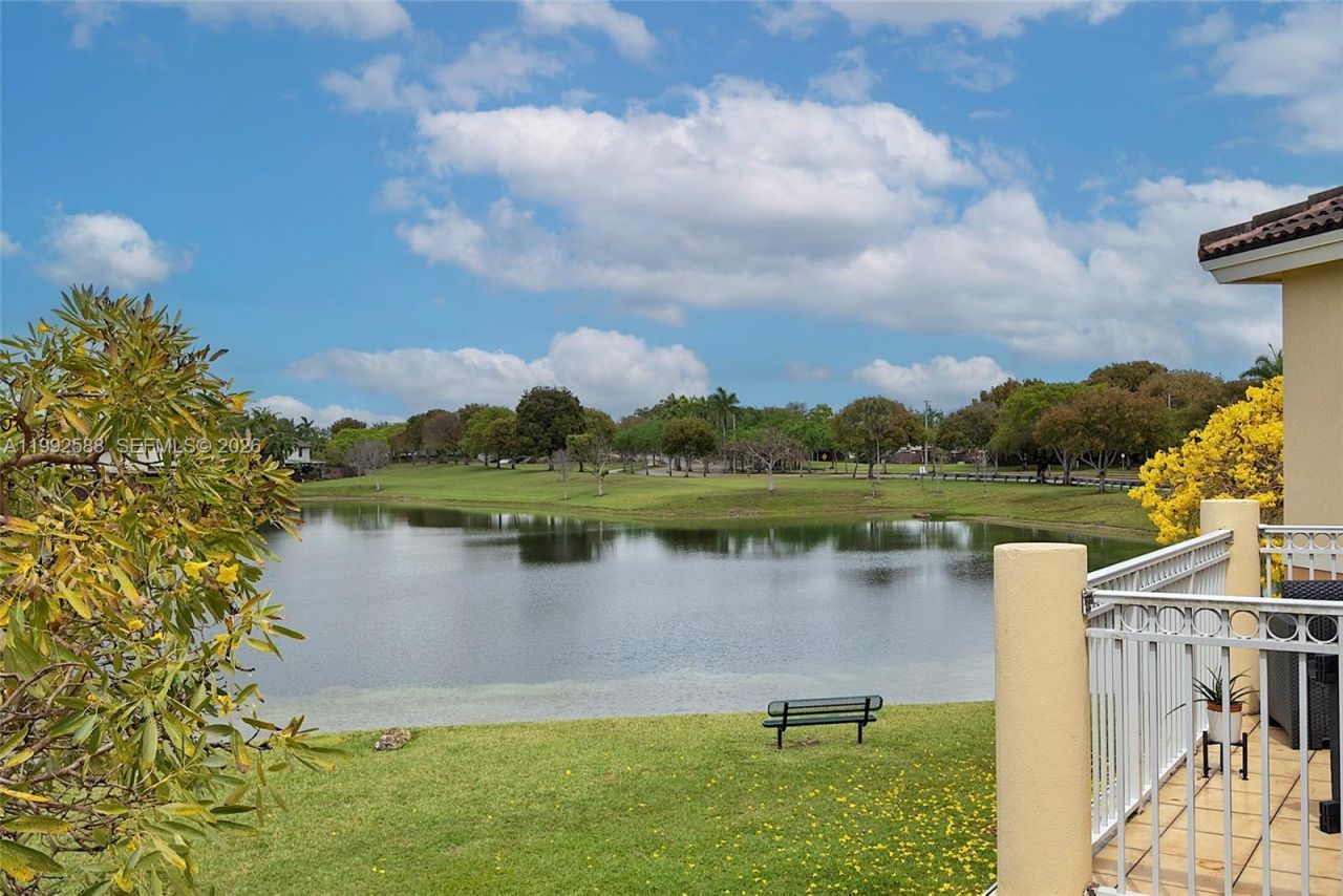 10012 NW 7th St, Unit 214, Miami, FL 33172 Photo