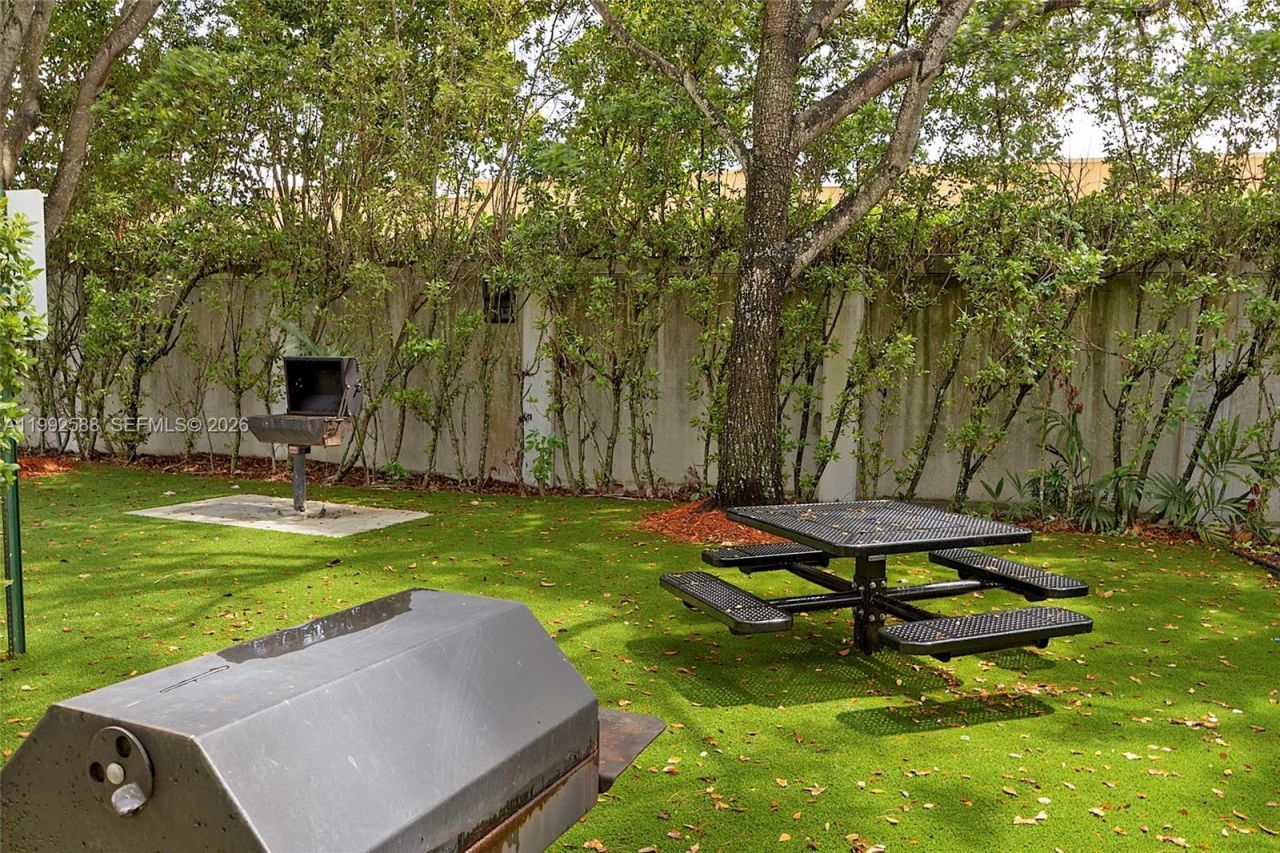 10012 NW 7th St, Unit 214, Miami, FL 33172 Photo