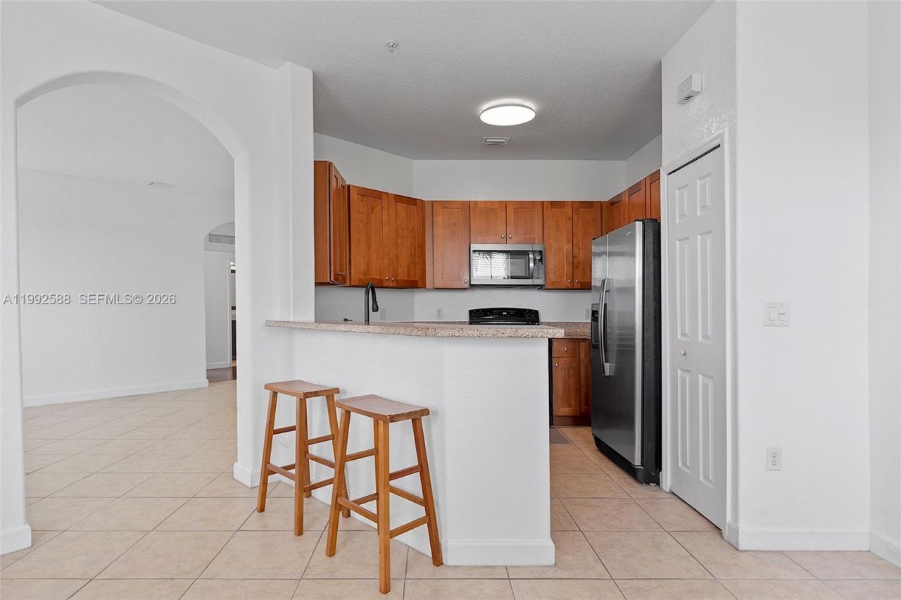 10012 NW 7th St, Unit 214, Miami, FL 33172 Photo