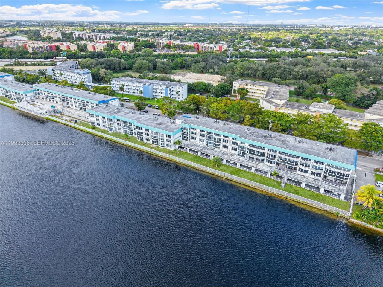 1170 NE 191st St , Unit 35, Miami, FL 33179 Photo