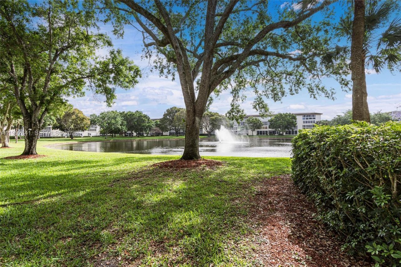 2304 Lucaya Ln , Unit G1, Coconut Creek, FL 33066 Photo