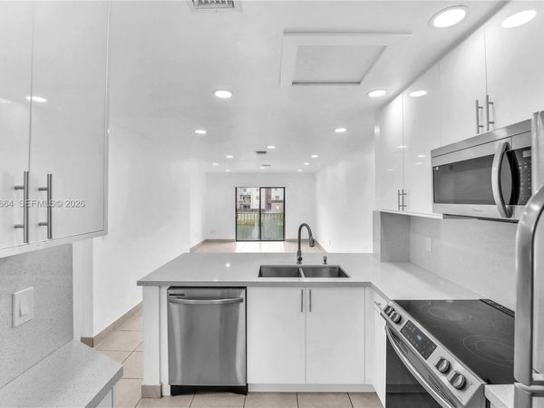 7668 SW 152nd Ave , Unit 2-211, Miami, FL 33193