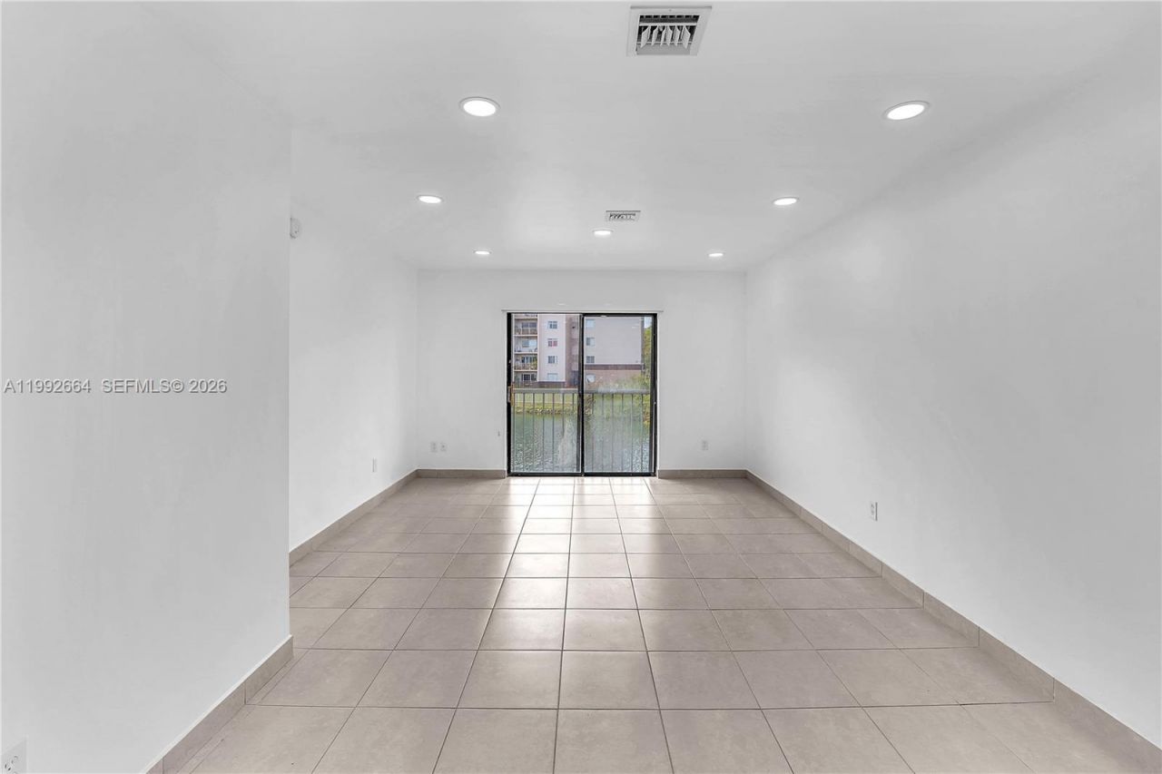 7668 SW 152nd Ave, Unit 2-211, Miami, FL 33193 Photo