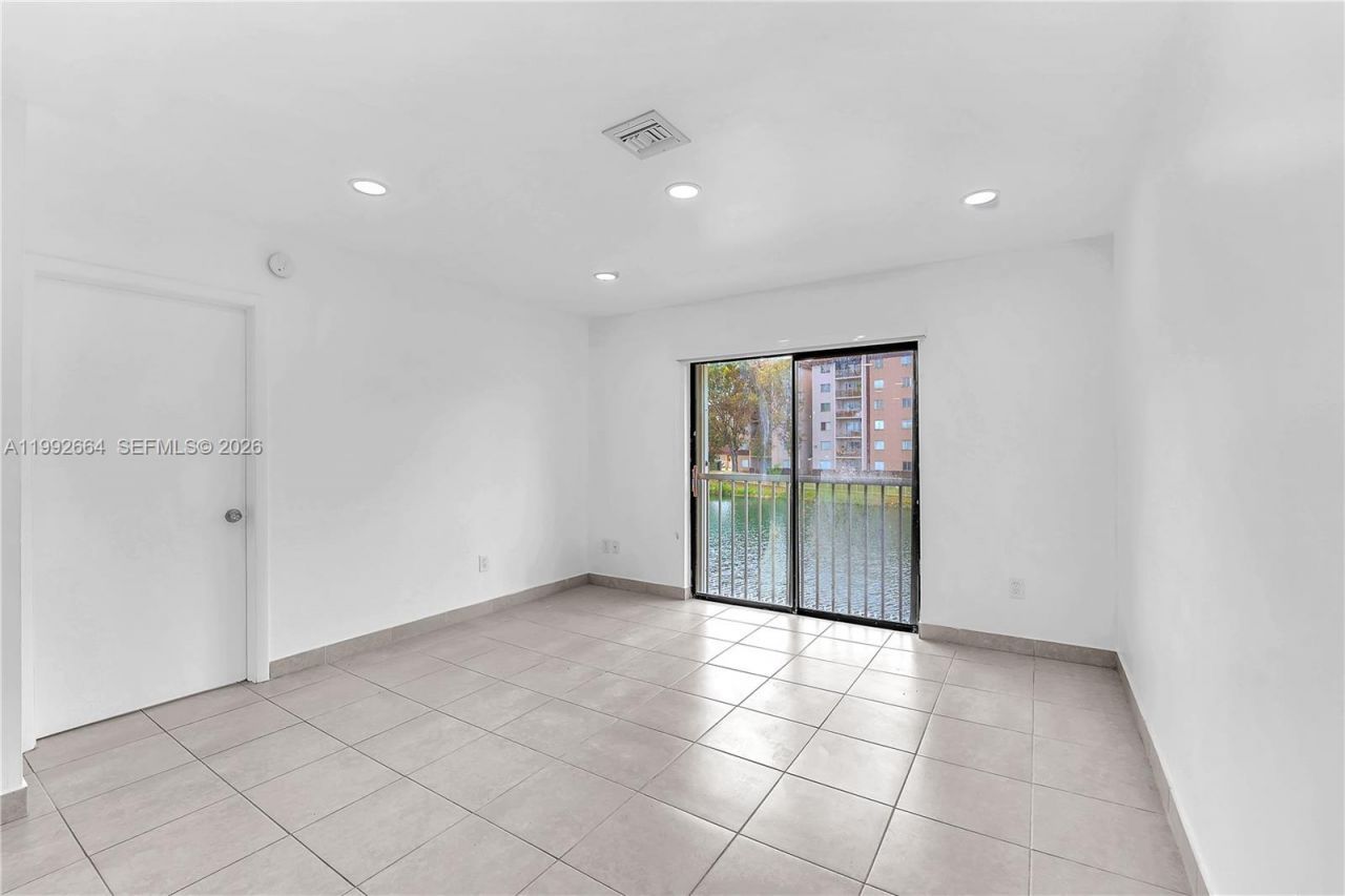 7668 SW 152nd Ave, Unit 2-211, Miami, FL 33193 Photo