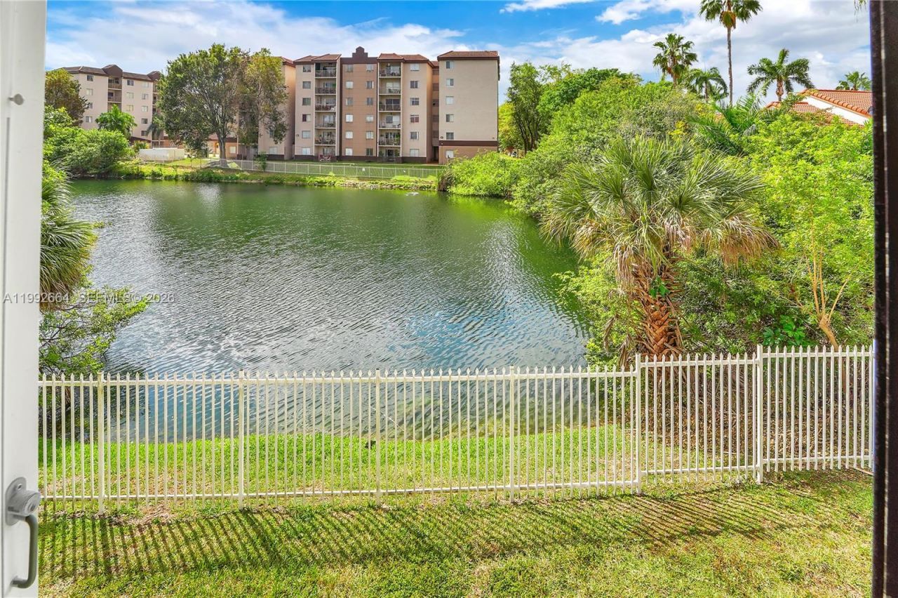 7668 SW 152nd Ave, Unit 2-211, Miami, FL 33193 Photo