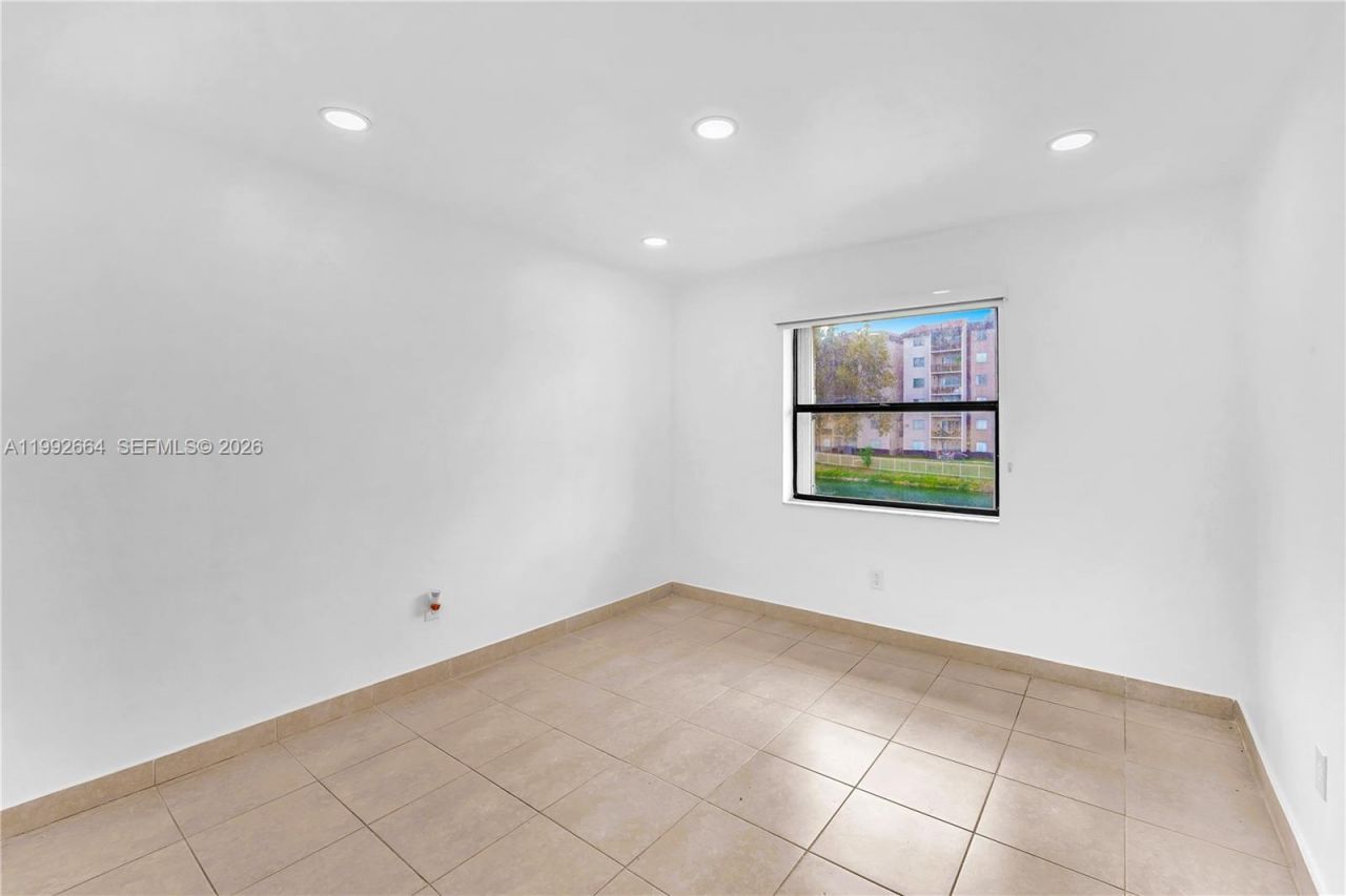 7668 SW 152nd Ave, Unit 2-211, Miami, FL 33193 Photo