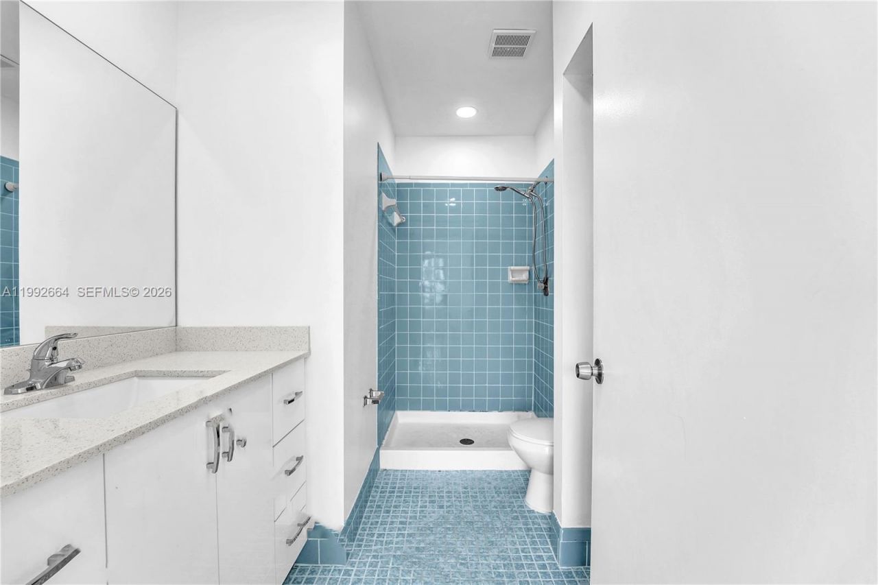 7668 SW 152nd Ave, Unit 2-211, Miami, FL 33193 Photo